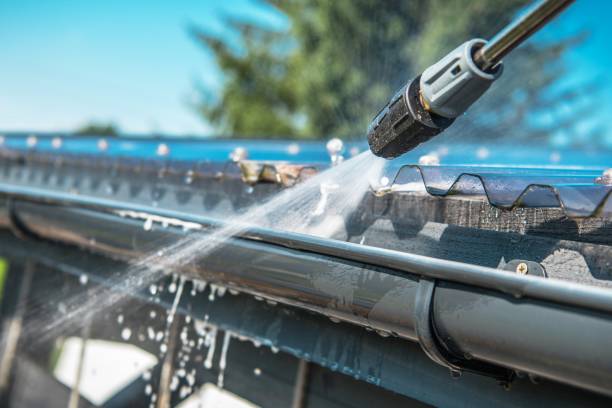 Best Pressure Washing Siding  in Ishpeng, MI