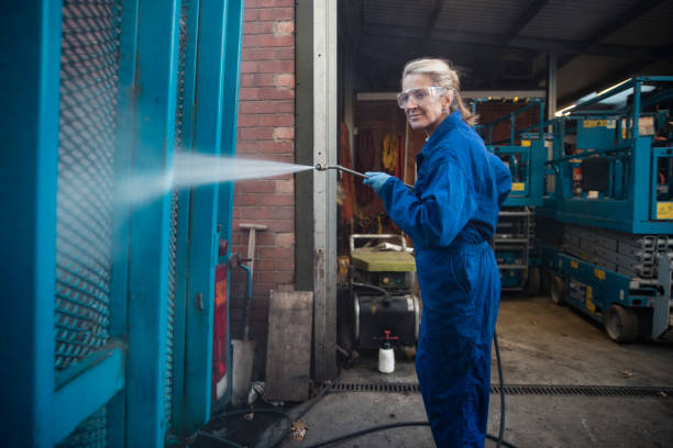 Best Commercial Pressure Washing  in Ishpeng, MI