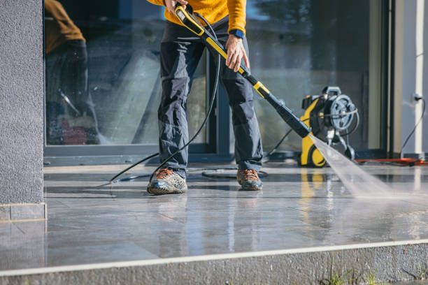 Best Commercial Pressure Washing  in Ishpeng, MI