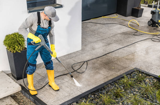 Best Garage Pressure Washing  in Ishpeng, MI